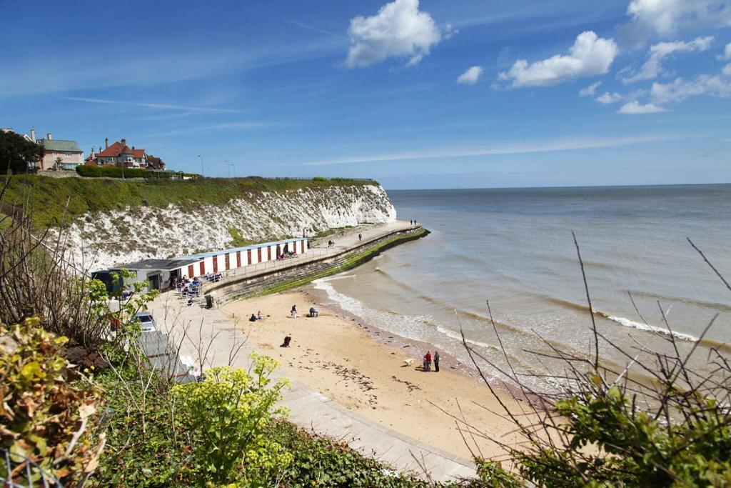 Shore Thing Beachfront Apartment Ramsgate - Sleeps 4 Εξωτερικό φωτογραφία
